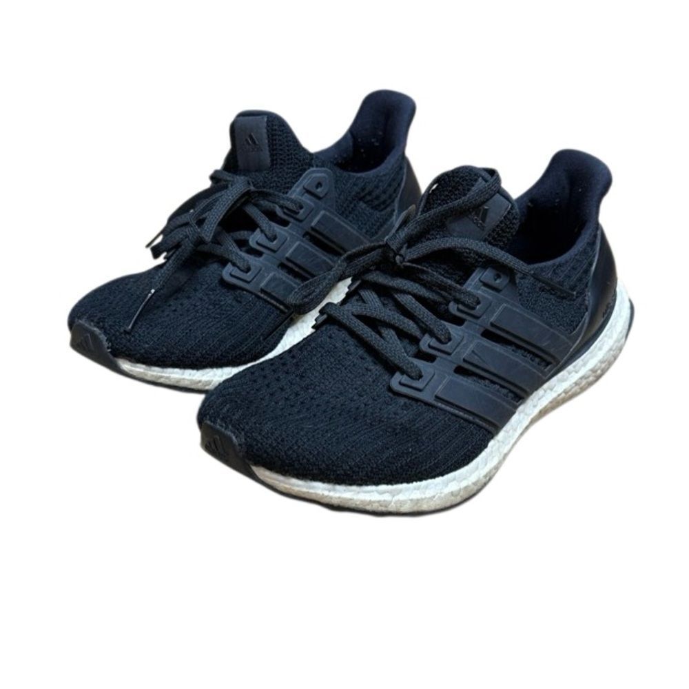 Adidas Women’s Black ultraboost Sneakers running shoes size 8